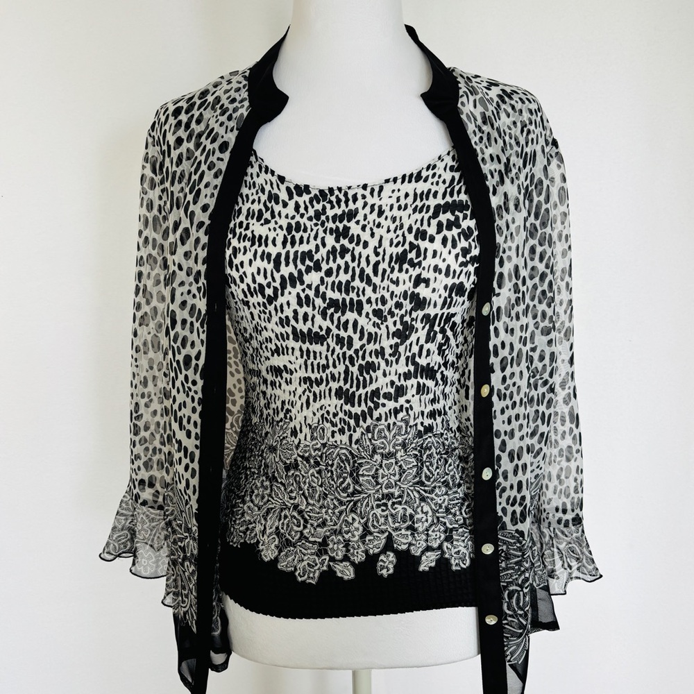 Investments LP NWOT 2pc Set Sheer Overblouse & Stretch Tank Bk/Wh Animal Print